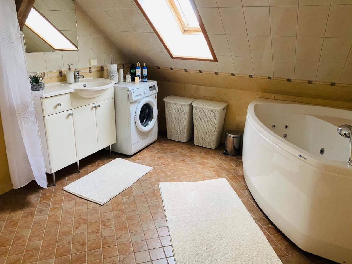 Apartment With A Jacuzzi Close To Tehvandi โอเดปา ภายนอก รูปภาพ