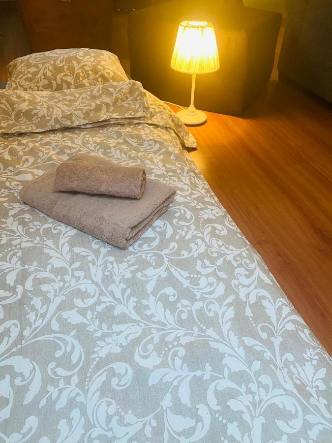 Apartment With A Jacuzzi Close To Tehvandi โอเดปา ภายนอก รูปภาพ